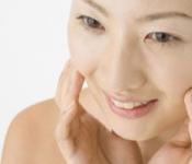 Особенности состава и применения лакричного крема для сухой кожи Ла кри гормональный или нет